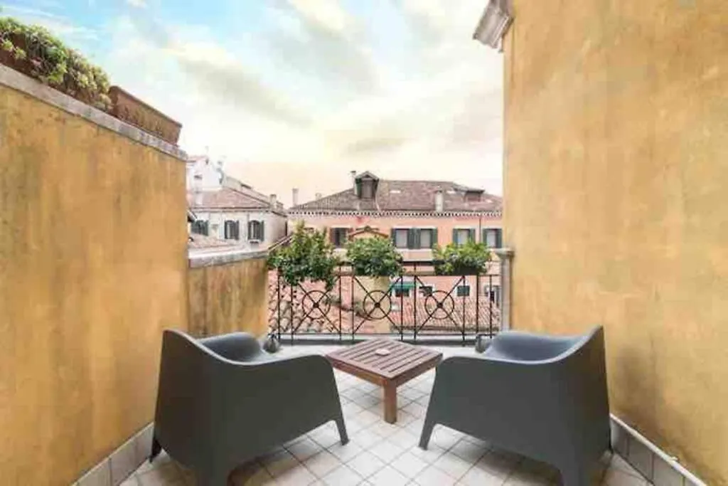 Ca' Pesaro Rooftop Terrace Apartment. Venice Apartment