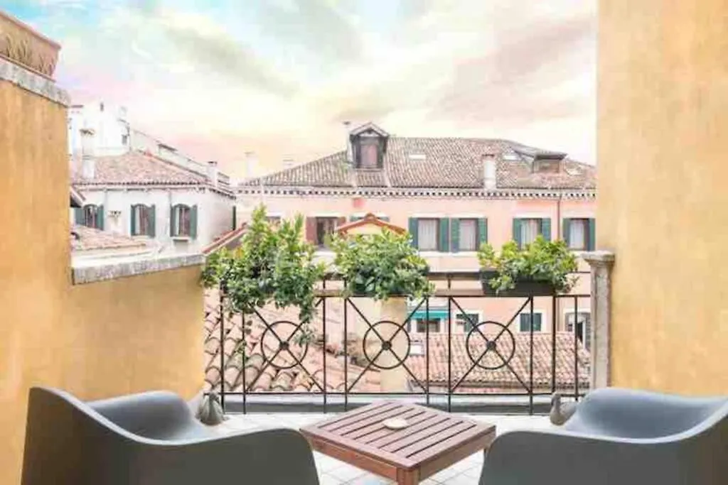 Ca' Pesaro Rooftop Terrace Apartment. Venice