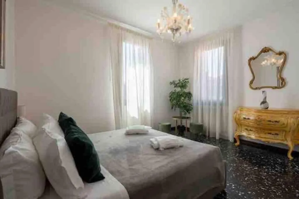 Ca' Pesaro Rooftop Terrace Apartment. Venice